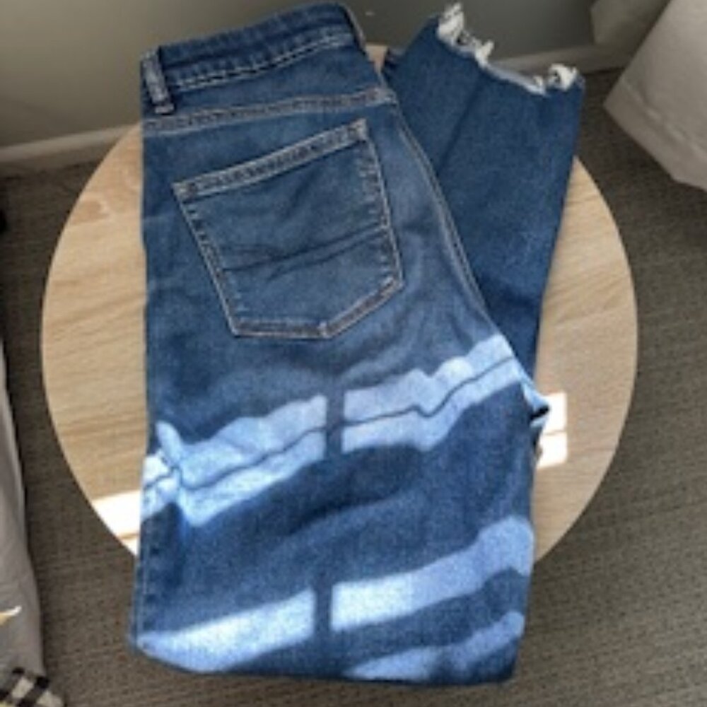 8 Long AE Stretch Ripped Curvy Mom Jean